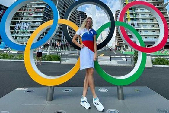 Анастасия Горбунова упала на велосипеде в финале триатлона на Олимпиаде в Токио