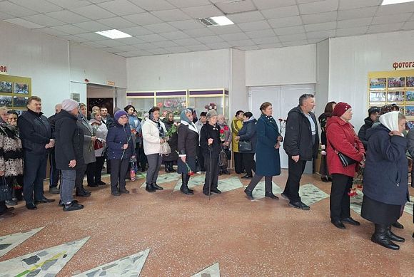 В Земетчино гроб с телом Михаила Рыжова проводили аплодисментами