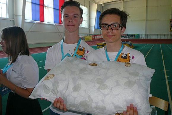В Пензе выпускники «Teen Града» придумали подушку-будильник