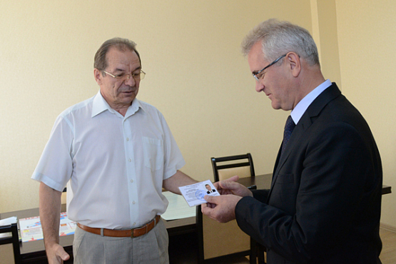 Иван Белозерцев получил удостоверение кандидата в губернаторы Пензенской области