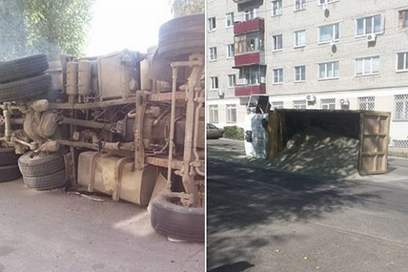 В Пензе на ул. Захарова грузовик «собрал» машины на обочине и завалился на бок
