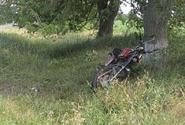 В Пензе мотоциклист госпитализирован после столкновения с деревом