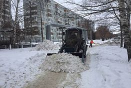В Пензе коммунальщики занялись расчисткой тротуаров В Пензе коммунальщики занялись расчисткой тротуаров