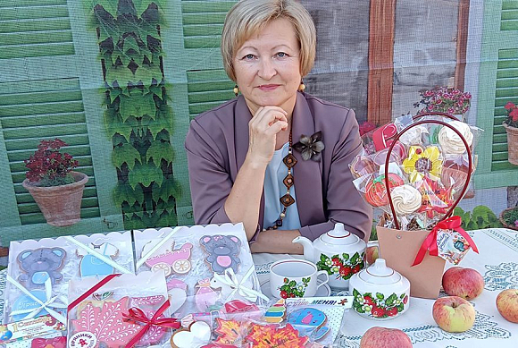 Вкусные уроки: учительница из Золотаревки создает букеты из пряников