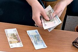51-летняя пензячка обокрала спящего за столом клиента бара