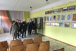 Губернатор поручил выделить средства на ремонт школы в Каменке Губернатор поручил выделить средства на ремонт школы в Каменке
