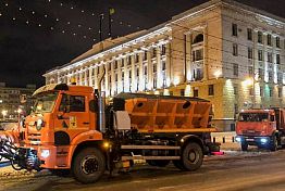 Ночью снег из Пензы вывозили на 50 самосвалах