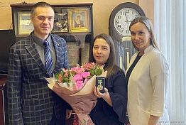Лилия Загребнева из Пензы получила медаль «Материнская доблесть» III степени Лилия Загребнева из Пензы получила медаль «Материнская доблесть» III степени
