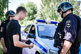 В Никольске подросток пытался влезть в продуктовый магазин