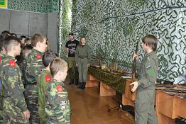 Пензенские кадеты пообщались с участниками боевых действий Пензенские кадеты пообщались с участниками боевых действий
