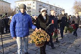 Пензенцы возложили к «Ростку» цветы в память о героях Отечества Пензенцы возложили к «Ростку» цветы в память о героях Отечества