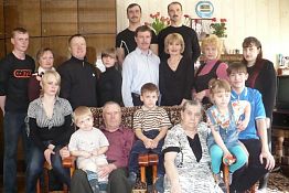 В Наровчате ветеран отметил 90-летие с женой, детьми, внуками и правнуками В Наровчате ветеран отметил 90-летие с женой, детьми, внуками и правнуками