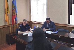 Сельчане пожаловались руководителю пензенского СК на дороги и темные улицы Сельчане пожаловались руководителю пензенского СК на дороги и темные улицы