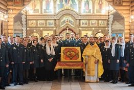 В храме Заречного появилась икона, написанная на пожертвования сотрудников МЧС