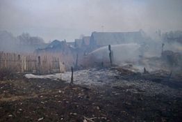 В Пензе надворные постройки в п. Победа тушили 7 спасателей