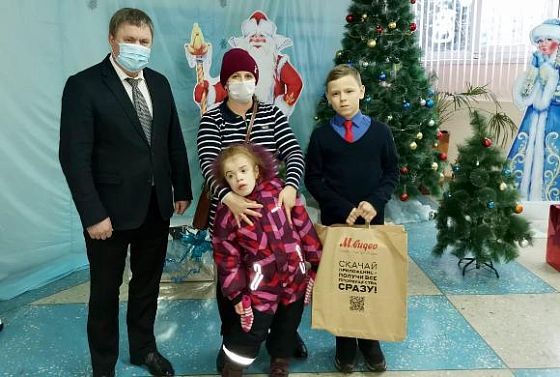 Дмитрий Каденков исполнил новогоднюю мечту 9-летней девочки из Пензы