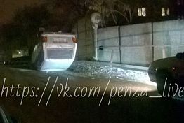 В Пензе «Нива» перевернулась колесами вверх