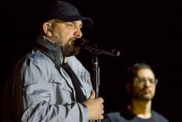 В Пензе Баста устроил акцию «Камера поцелуев» В Пензе Баста устроил акцию «Камера поцелуев»
