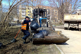 В Пензе моют тротуары и остановки
