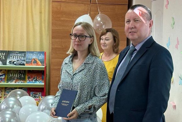 Кассир из Каменки стала социальной няней