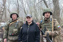Потерявшая сына в армии пензячка третий раз съездила в зону СВО Потерявшая сына в армии пензячка третий раз съездила в зону СВО