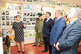 Мельниченко передал в музей пограничной заставы «Брест» архивные данные об Андрее Кижеватове Мельниченко передал в музей пограничной заставы «Брест» архивные данные об Андрее Кижеватове