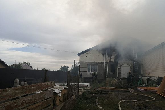 В Пензе пожар на ул. Карпинского тушили 33 огнеборца
