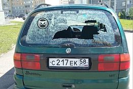 В Пензе неизвестные портят припаркованные автомобили