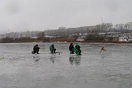 Несмотря на +7 градусов, в Пензе рыбаки выходят на лед Несмотря на +7 градусов, в Пензе рыбаки выходят на лед