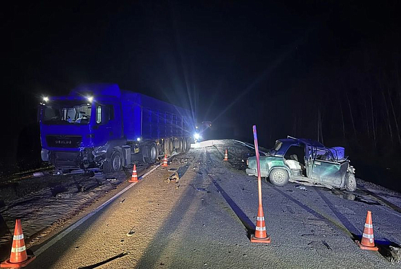 В аварии с фурами под Нижним Ломовом погиб водитель легковушки