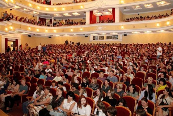 В драмтеатре стартовала продажа билетов на спектакли нового сезона