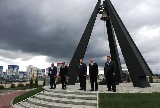 В Спутнике накануне Дня Победы открыли мемориальный комплекс 
