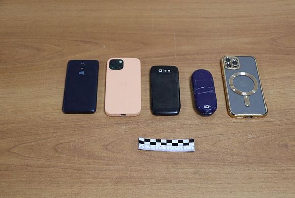 В Пензенской области пресекли пять попыток передать в колонии телефоны