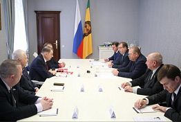 Мельниченко встретился с председателем «Российской партии пенсионеров за социальную справедливость» Мельниченко встретился с председателем «Российской партии пенсионеров за социальную справедливость»