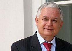 Брат-близнец президента Польши Качиньского дал согласие на эксгумацию останков тела родственника Брат-близнец президента Польши Качиньского дал согласие на эксгумацию останков тела родственника