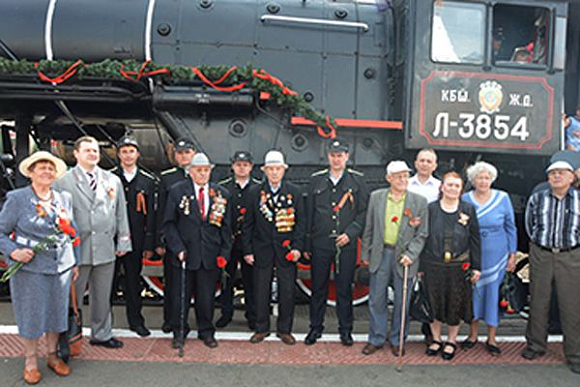 Ветераны-железнодорожники проехались на ретропаровозе по маршруту Пенза — Самара