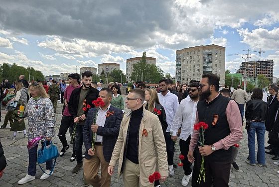 В Пензе иностранные студенты провели акцию памяти «Спасибо за мирное небо!»