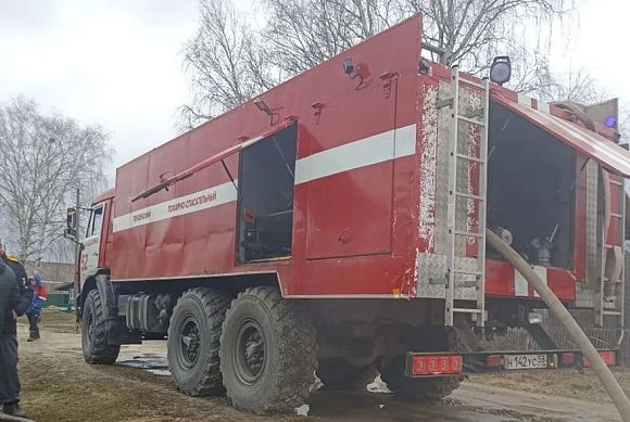 Спасатели опубликовали фото с места пожара в Чаадаевке