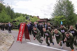 В Пензе силовики соревнуются в беге и стрельбе из пистолета