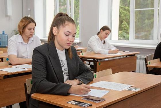В Пензенской области более 1700 выпускников сдают ЕГЭ по иностранным языкам и биологии