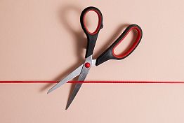 Зареченец пришел в гости и ударил мужчину ножницами Зареченец пришел в гости и ударил мужчину ножницами