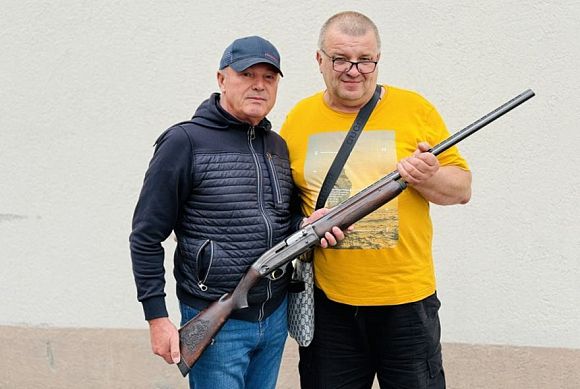 Жиганша Туктаров передал свое охотничье ружье для нужд СВО
