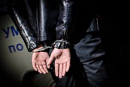 Житель Кондоля «выбил» из полицейского уголовную статью