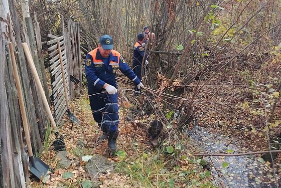 В Чаадаевке пожарные помогли ветерану Великой Отечественной войны В Чаадаевке пожарные помогли ветерану Великой Отечественной войны