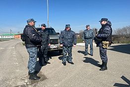 Генерал-майор Павел Гаврилин посетил пензенских полицейских на Северном Кавказе Генерал-майор Павел Гаврилин посетил пензенских полицейских на Северном Кавказе