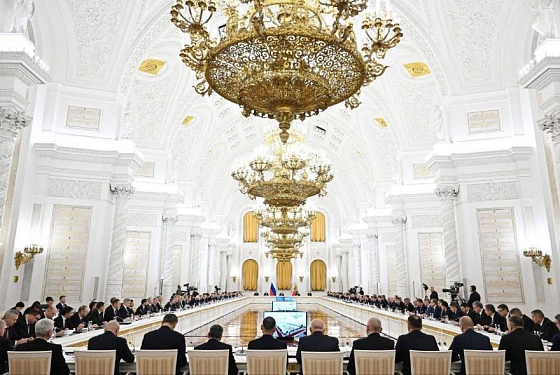 Путин назвал отрасли, где сохранится востребованность работников в эпоху ИИ