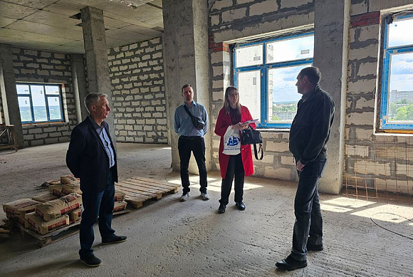 Общественники оценили строящийся в Кузнецке хирургический корпус