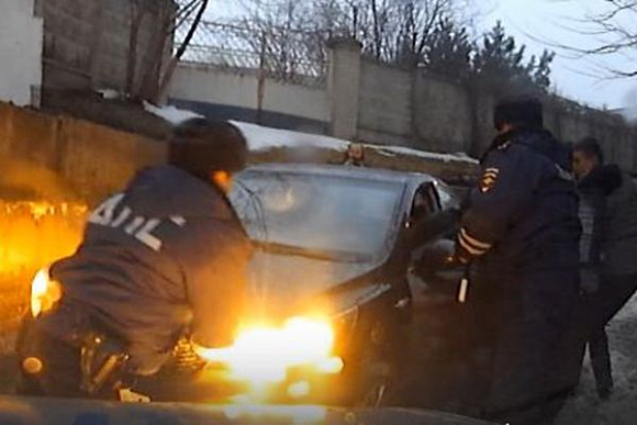 Появилось видео задержания угнавшего автомобиль в Пензе