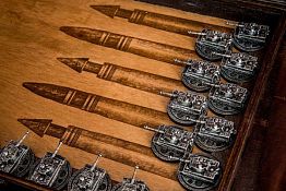 Пензенец создал «танковые» нарды и шахматы с оловянными солдатиками Пензенец создал «танковые» нарды и шахматы с оловянными солдатиками