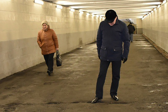 В подземном переходе на станции Пенза-I начал крошиться асфальт